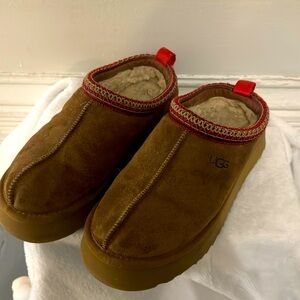 Size 8 Tasman Uggs